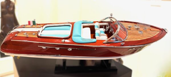 Handgemaakte Riva Boot Handgemaakte Riva Boot