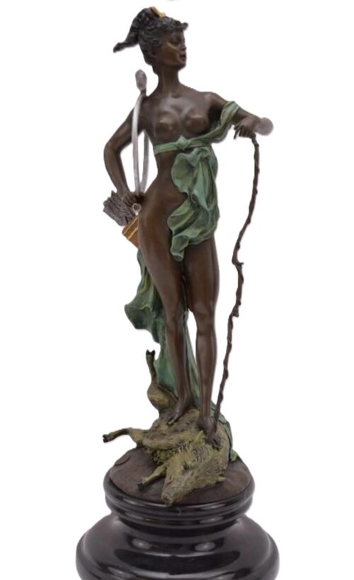 Bronzen beeld van Diana, Godin van de Jacht, 48 cm. hoog