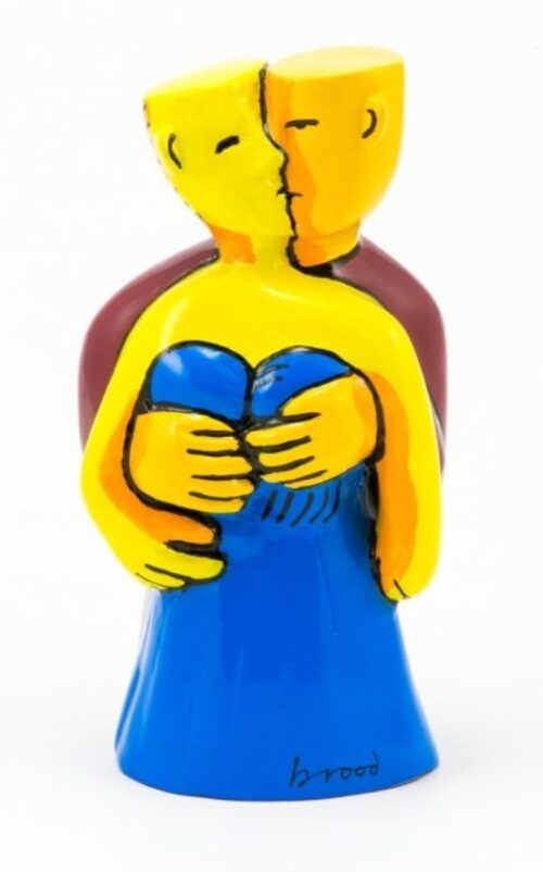 Kleurrijk kunsthars beeldje 'Als ik jou niet had' van Herman Brood, tonend een omhelzend stel in blauw, geel en rood met signatuur op de voet.