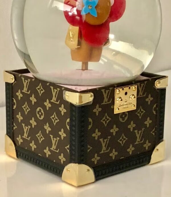 Zeldzame Louis Vuitton Sneeuwbol - muziekdoosje 14,5 cm. hoog