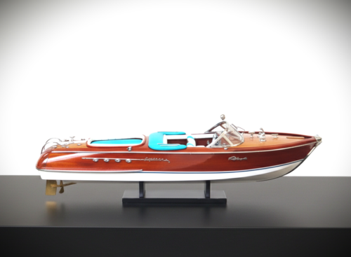 Schitterend schaalmodel Riva 55 cm. breed Schitterende Riva 55 cm. breed