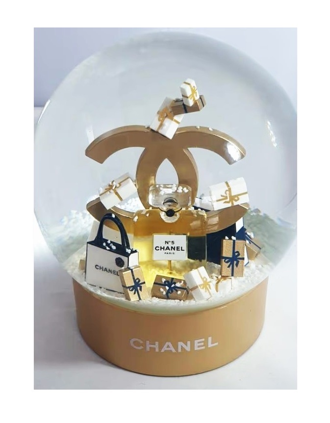 Luxe Chanel Sneeuwbol met iconisch logo
