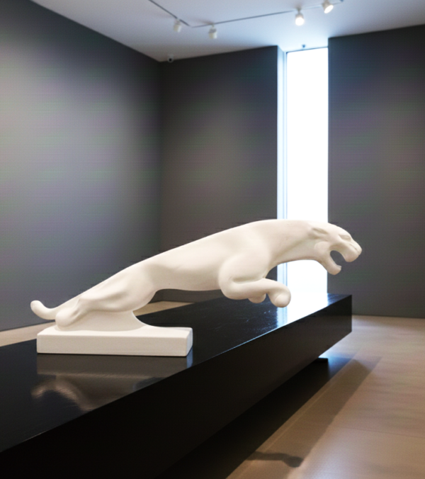 Imposant beeld van witte jaguar van maar liefst 60 cm. lang x 30 cm. hoog Imposant beeld van witte jaguar van maar liefst 60 cm. lang x 30 cm. hoog