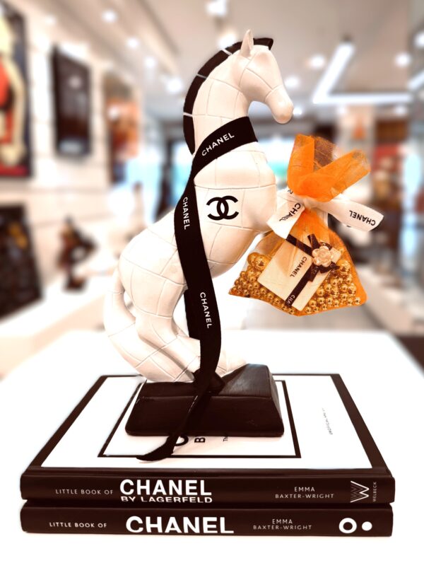 Cheval de Luxe popart Chanel