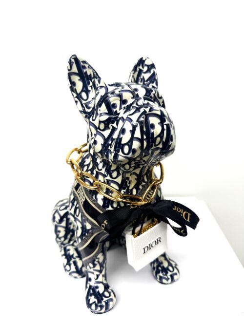 Popart Beeld van 35 cm. hoog van Franse Bulldog - titel Dior DogPopart Beeld van 35 cm. hoog van Franse Bulldog - titel Dior Dog