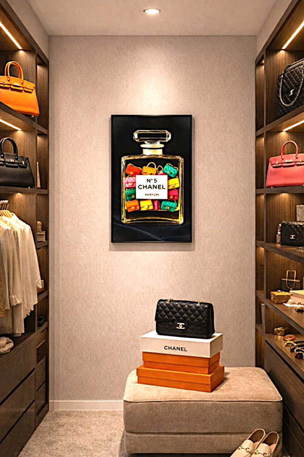 Werk aan de muur Luxury in a Bottle