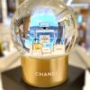 Luxe Chanel Sneeuwbol - 12 cm.