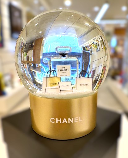 Luxe Chanel Sneeuwbol - 12 cm.