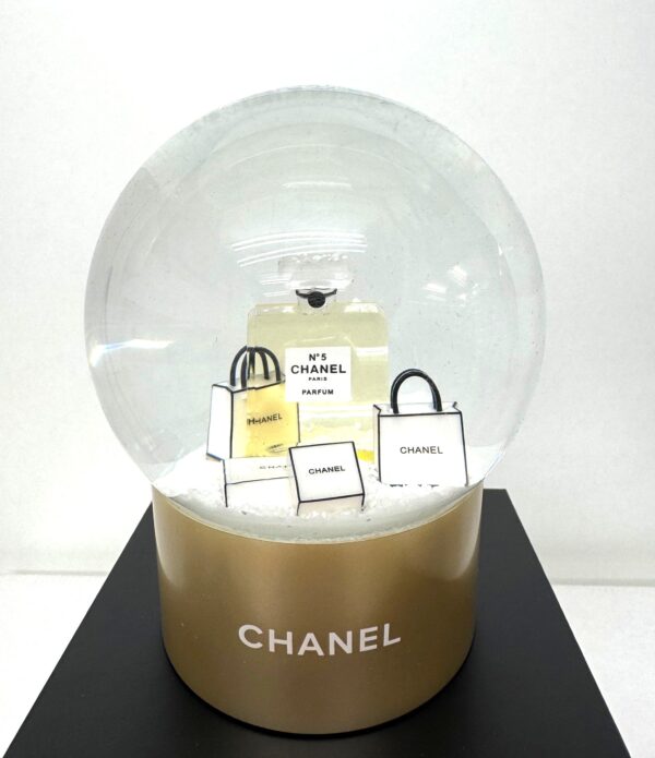 Luxe Chanel Sneeuwbol - 12 cm.