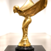 Spirit of Ecstasy - Luxury Art Sculptuur - Goud - 38cm Goudkleurig Spirit of Ecstasy sculptuur op zwarte marmeren voet - 38 cm breed - Luxury Art collectie gavekunst.nl