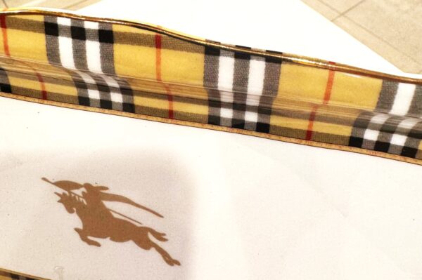 detail langwerpige burberry schaal Vintage Burberry Schaal 30 x 18 cm