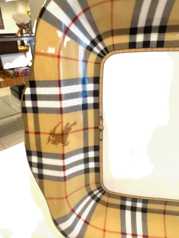 detail logo burberry schaal langwerpig Vintage Burberry Schaal 30 x 18 cm