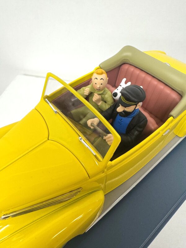 Prachtige gele cabriolet met Bobbie 1:24 - Kuifje Tintin