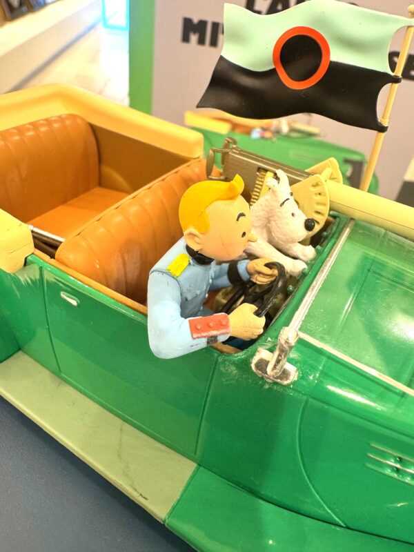 Schaalmodel Legerauto 1:24 - Kuifje Tintin VERKOCHT