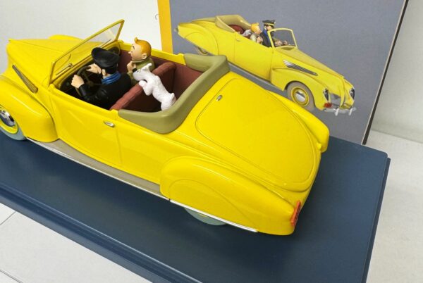 Kuifje Tintin gele cabrio met Bobbie