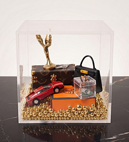 Luxury Cube - kubus van 10 cm. 3 vol met iconische luxe items