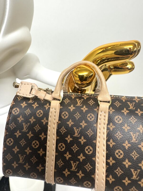 detail tasje louis viuitton minni Minnie LV Blanc Luxury Edition - 30 cm. hoog