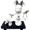 Minnie & Dog Blanc Minnie & Dog Blanc luxury set - popart kunstwerk van witte Minnie Mouse met schattig tasje samen met haar balloondog op zwart plateau