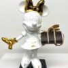 Minnie LV Blanc 30 cm. Minnie Mouse van 30 cm. hoog in kleur wit met miniatuur tasje in Louis Vuitton stijl