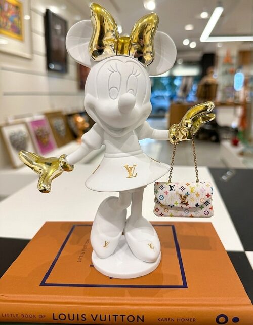 Minnie LV Blanc 20 cm. weergegeven in Gallery