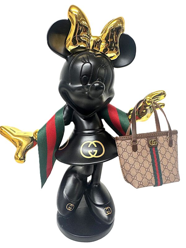 Minnie Gucci Noir 20 cm. Minnie Gucci Noir - 20 cm. hoog beeldje, zwart met goudkleurige accenten en iconisch minitasje