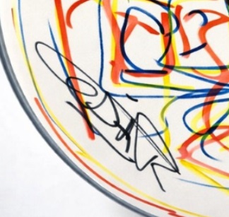 handtekening cesar zuiderwijk golden earring op slagvel Uniek handgesigneerd kunstwerk: Slagvel door Cesar Zuiderwijk (Golden Earring)