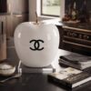 Luxury Apple CC Luxury Apple CC - popartitem van 17 cm. hoog in hoogglans wit met goud accent.