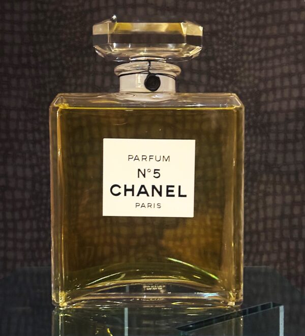 Zeldzame XXL Chanel N°5 Parfum (Factice) - 28 cm.