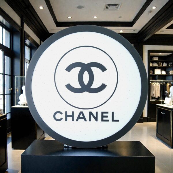 Authentieke Chanel Lichtbak rond 28 cm