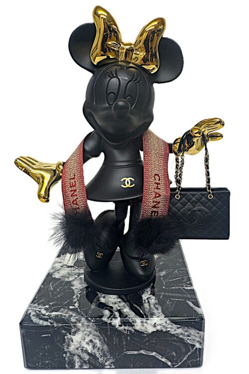 Minnie Winter Chique Noir - 20 cm. Minnie Winter Chique Noir - prachtig beeldje met uiterst gedetailleerd tasje in Chanel stijl