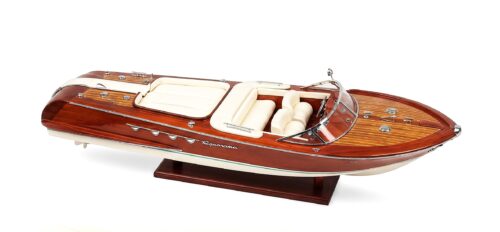 Riva Aquarama met luxe witte bekleding Riva Aquarama met luxe witte bekleding